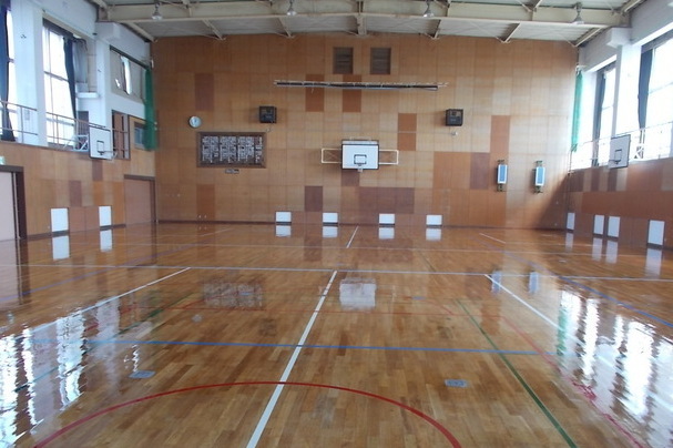 旧日間賀島中学校体育館