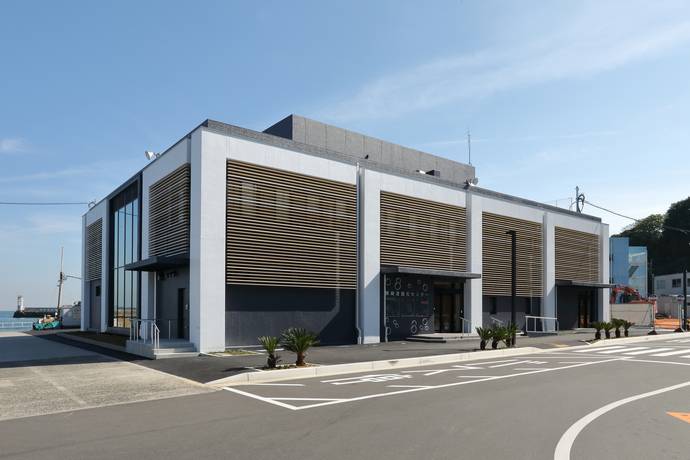 師崎港観光センター